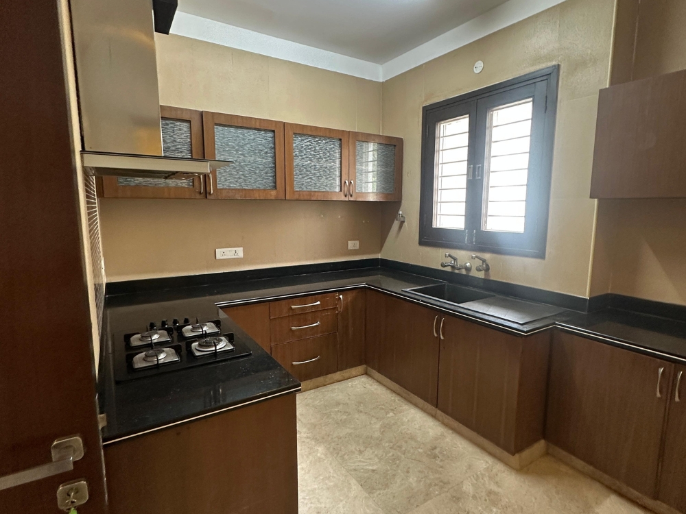4 BHK Flat for Rent in Kotturpuram